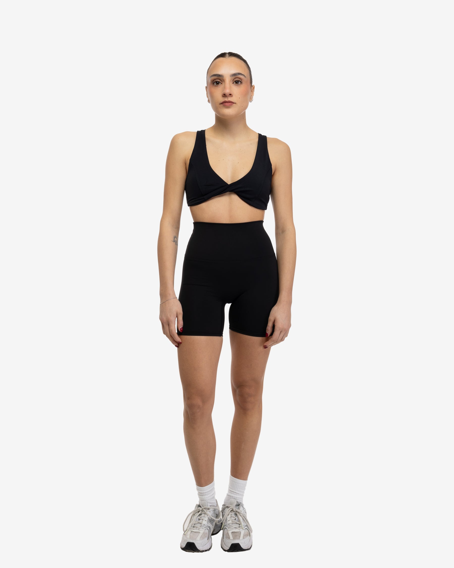 ESSENTIAL MID SHORTS
