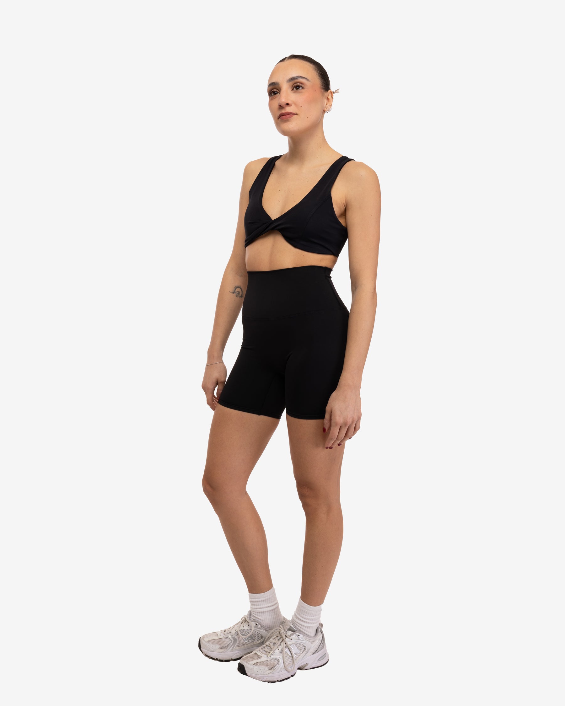 ESSENTIAL MID SHORTS