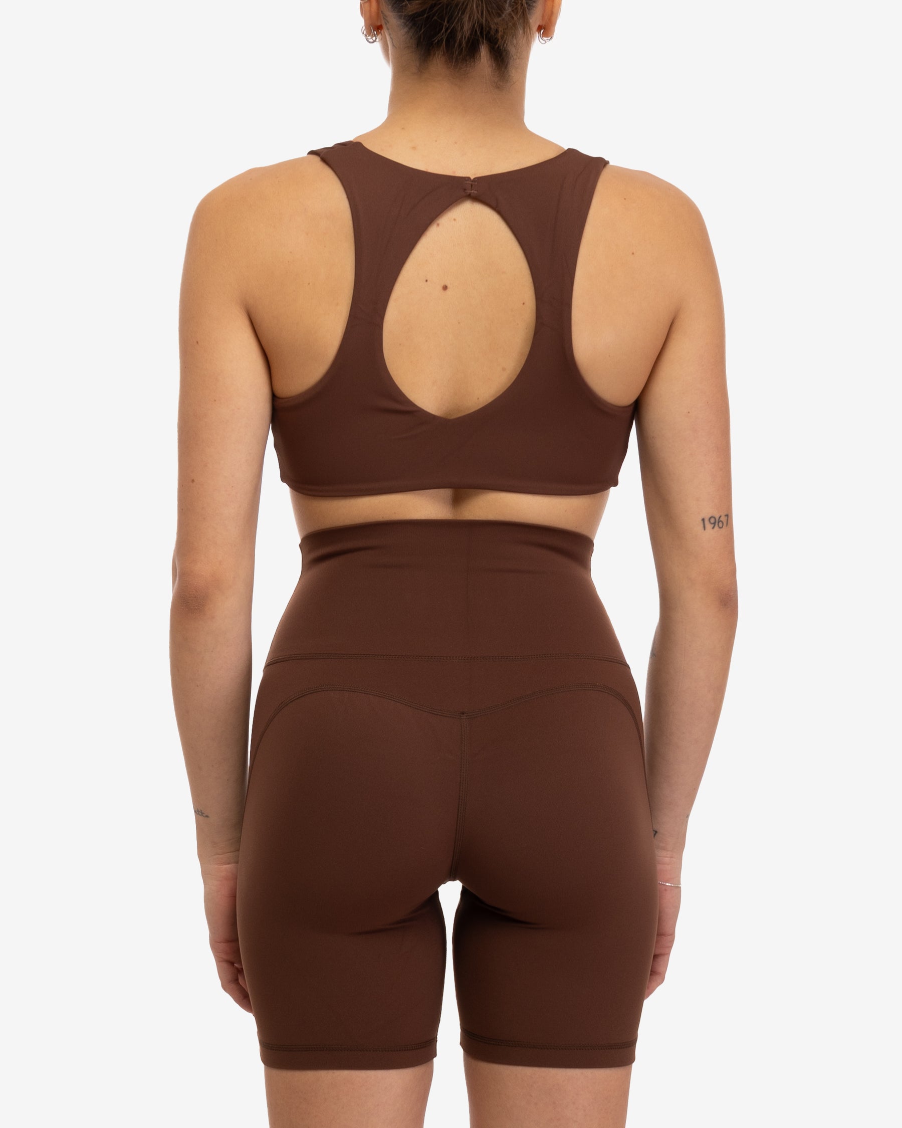 ESSENTIAL MID SHORTS